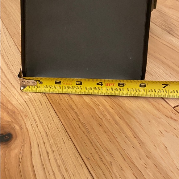 Calvin Klein purse - Picture 9 of 9